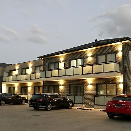 Value Suites Penrith Exterior foto