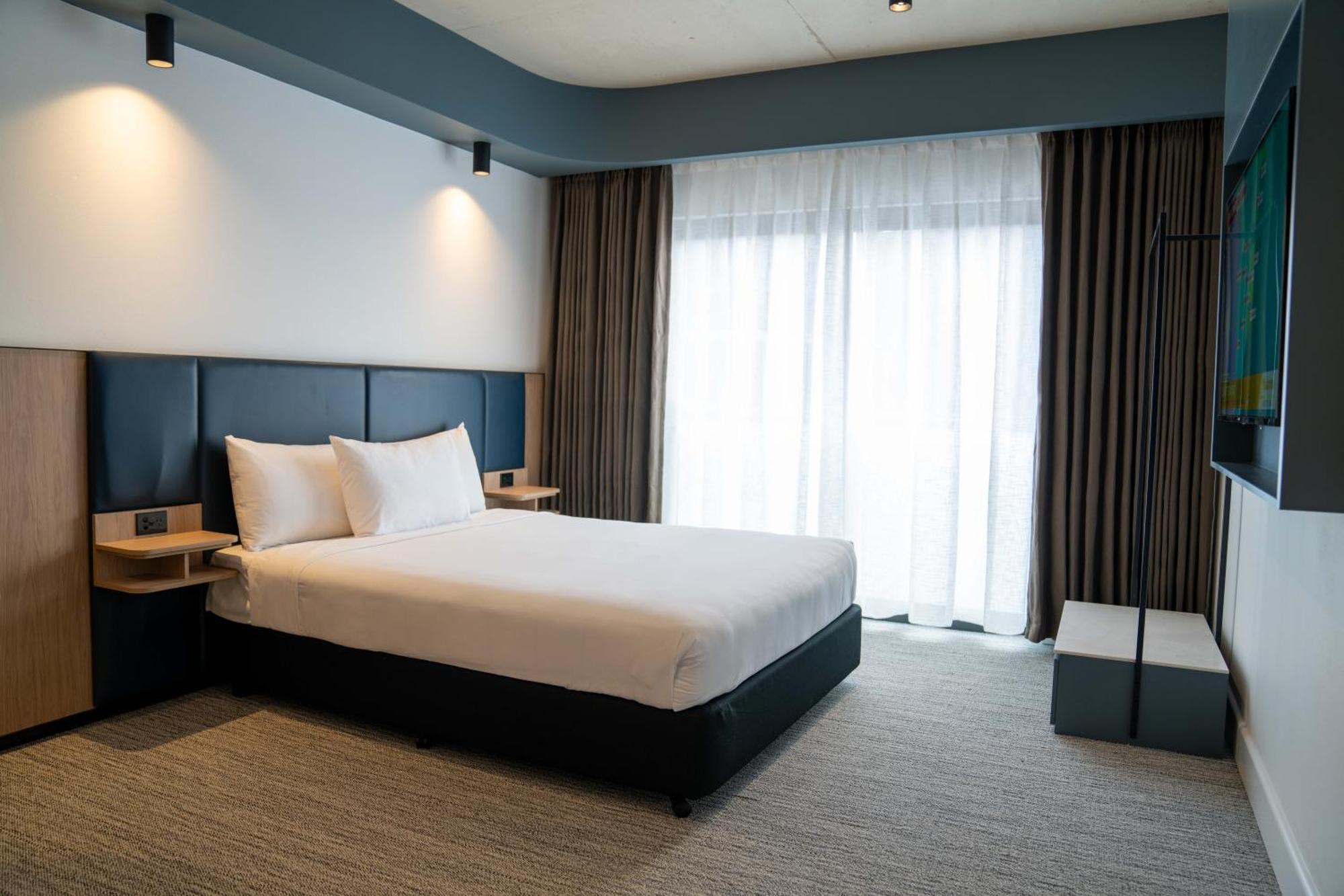Value Suites Penrith Exterior foto